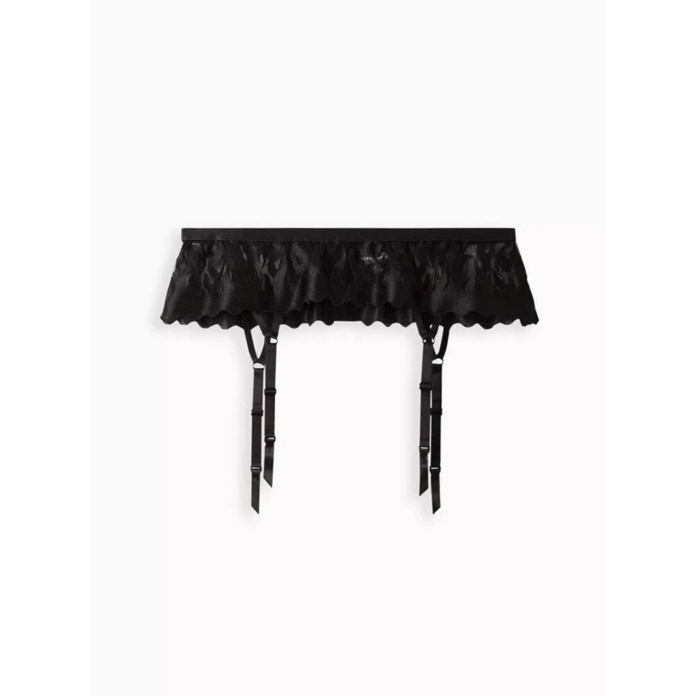 Torrid Garter - Embroidered Flames Black, RICH BLACK Embroidered NWT Sz‎ 1/2 X